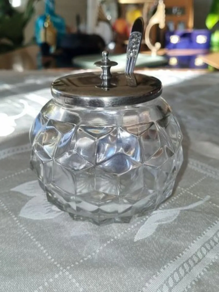 Vintage sugar bowl Yeoman Plate E.P.N.S. - Image 1