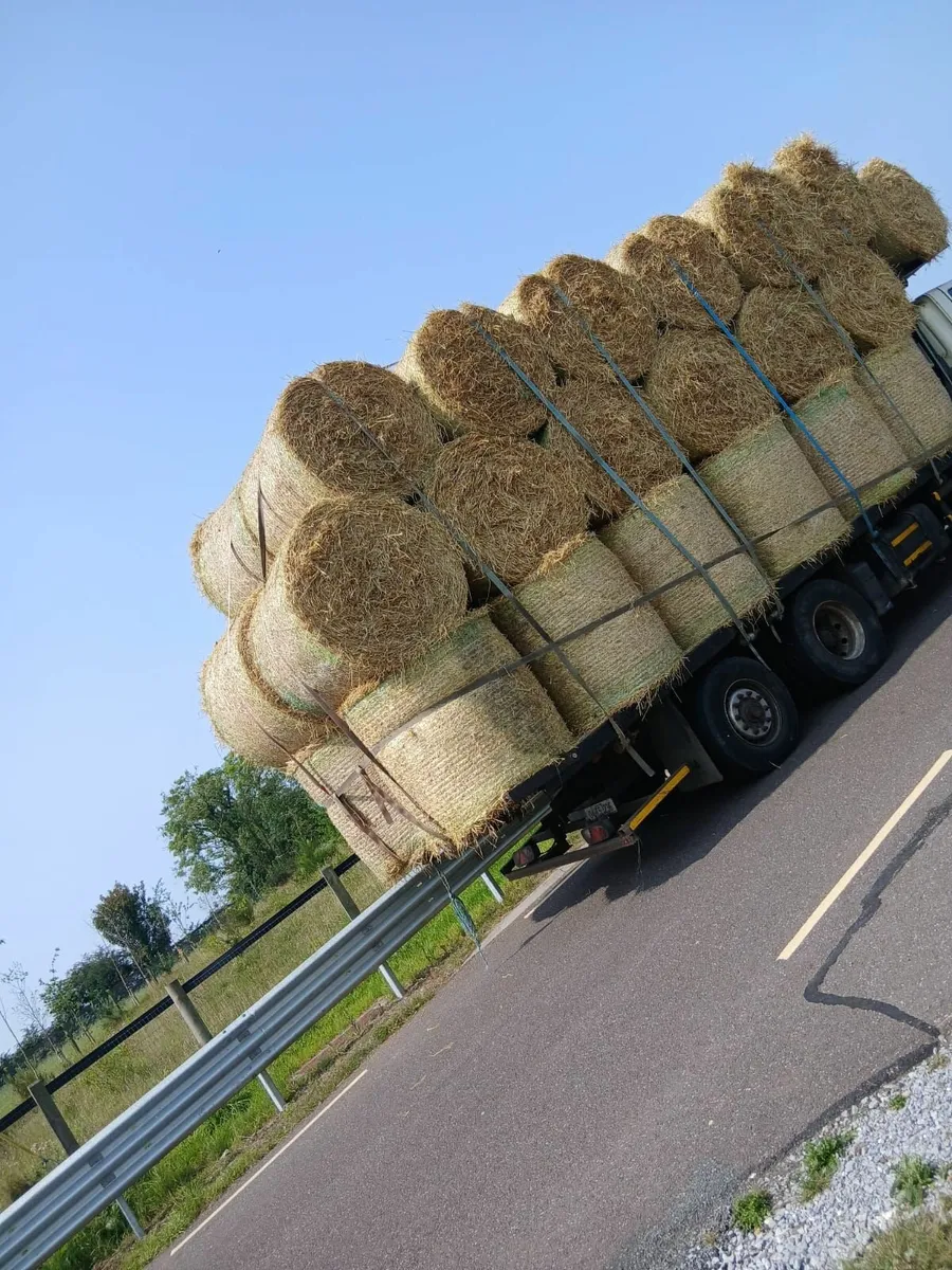 Round and big square straw delivered