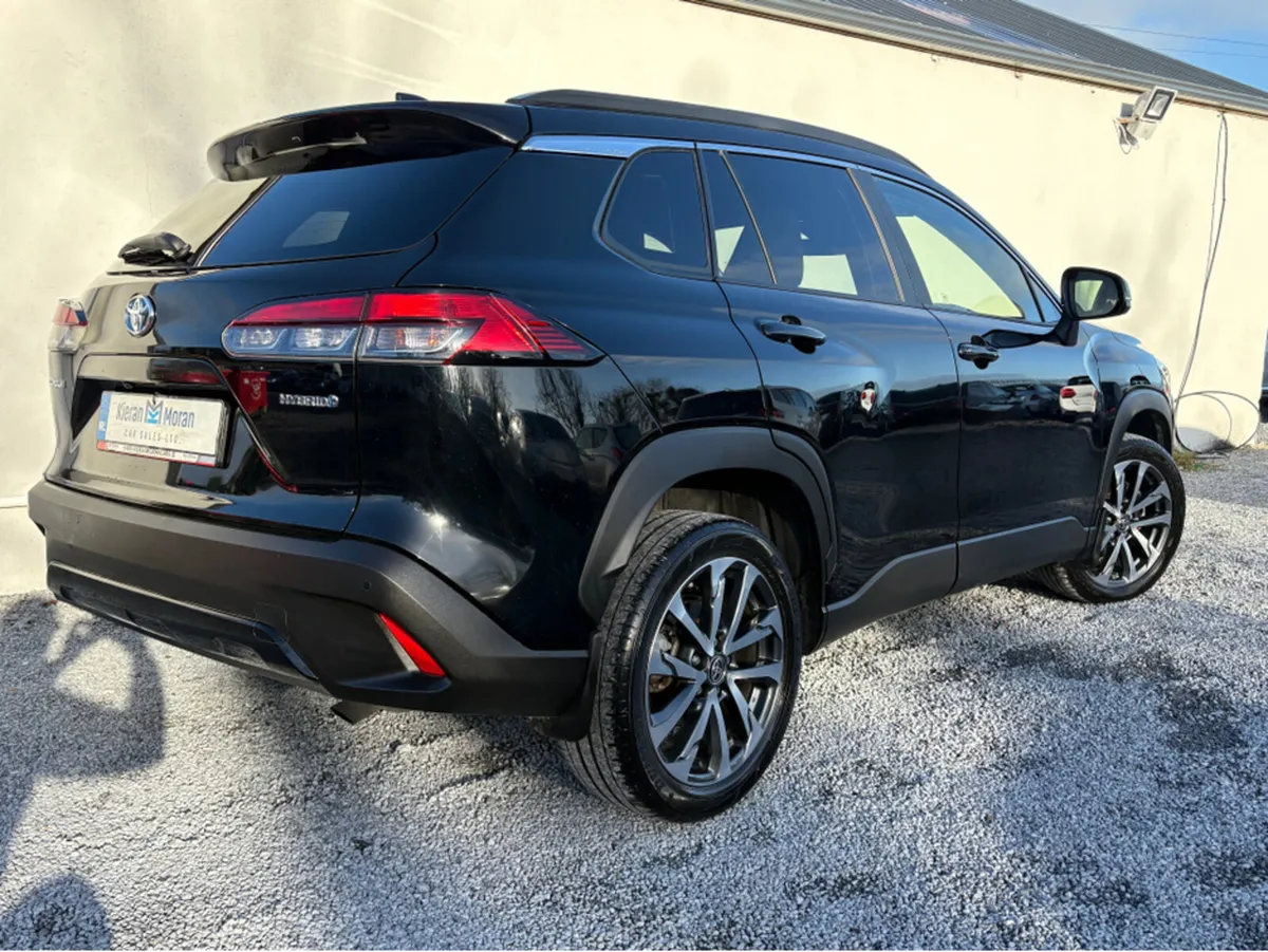 Toyota Corolla CROSS SPORT - Image 3