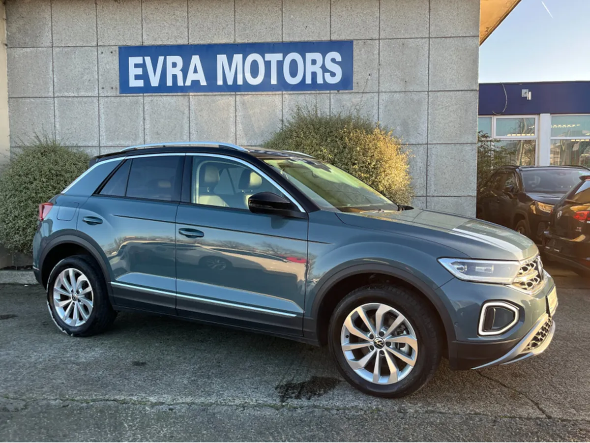 Volkswagen T-Roc AUTOMATIC 2.0 DIESEL //MASSIVE SP - Image 3