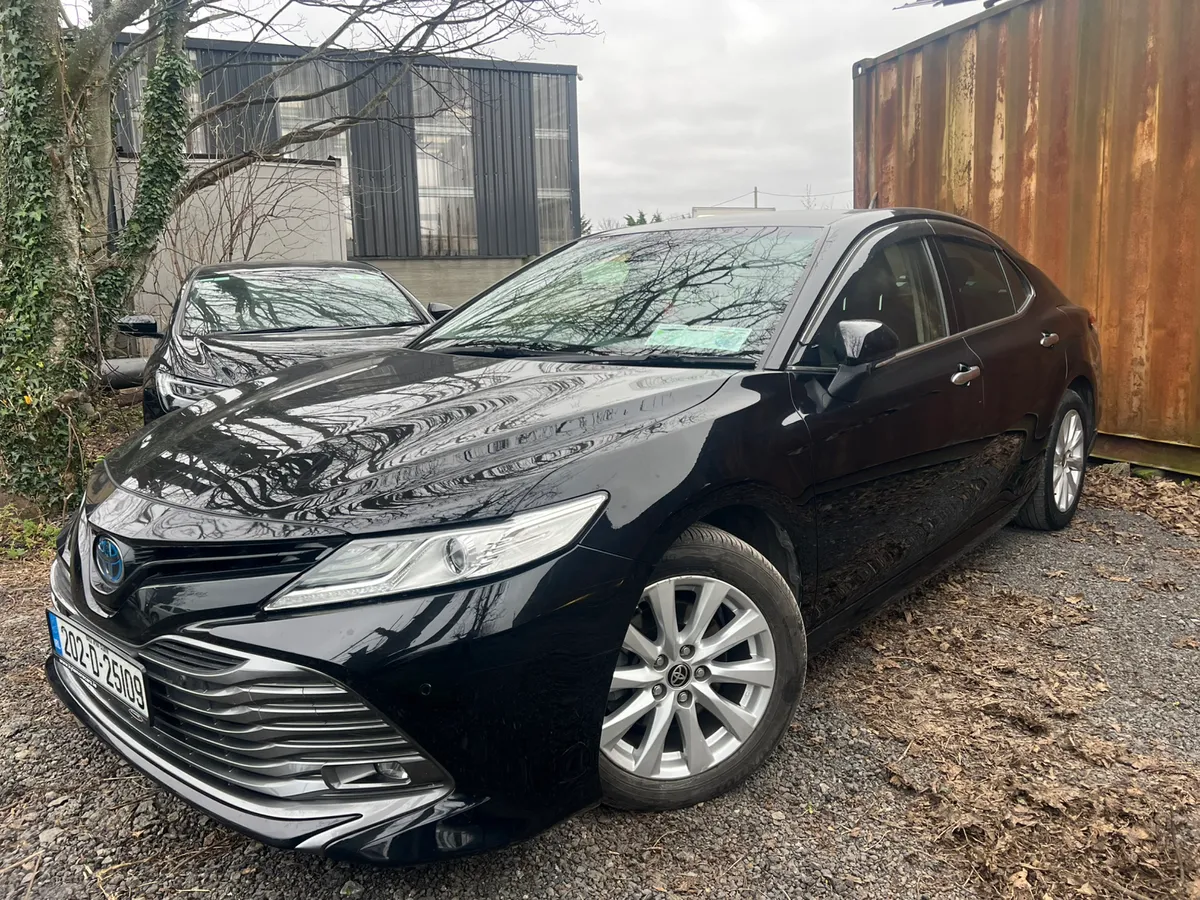 Toyota Camry Hybrid Automatic 2020 - Image 1