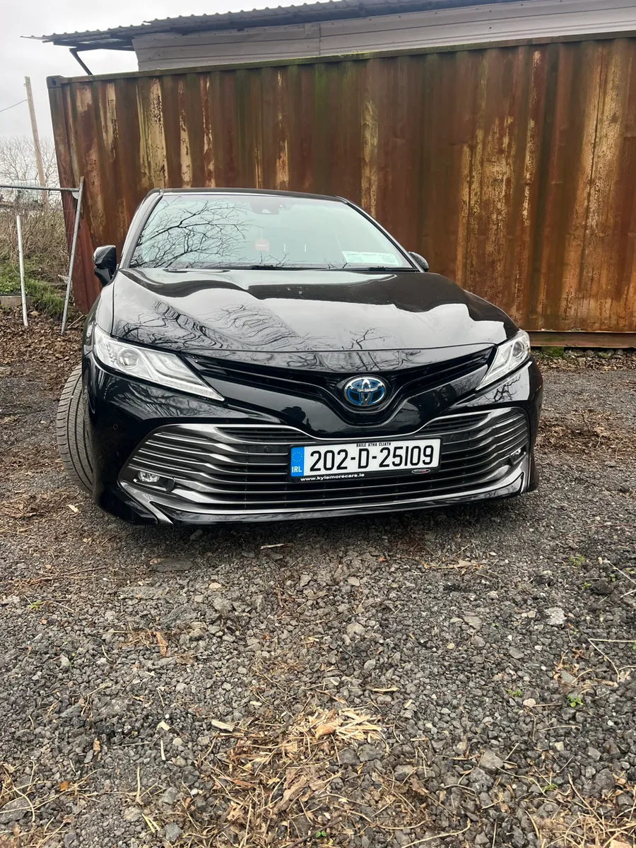 Toyota Camry Hybrid Automatic 2020 - Image 2