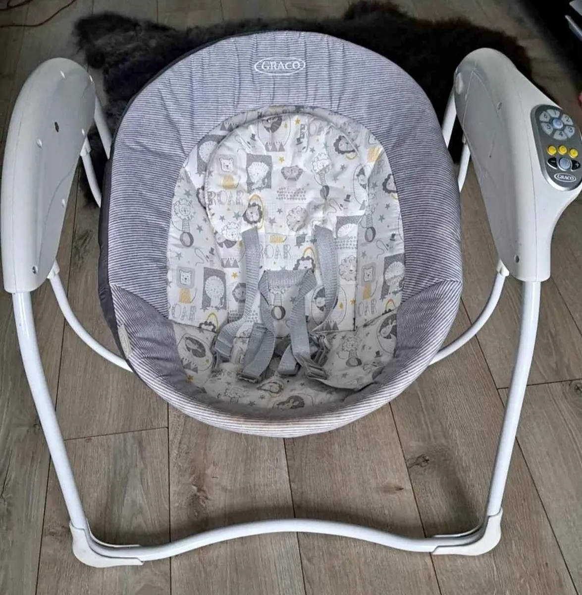 Brand new baby highchair steriliser and electric s - Image 1