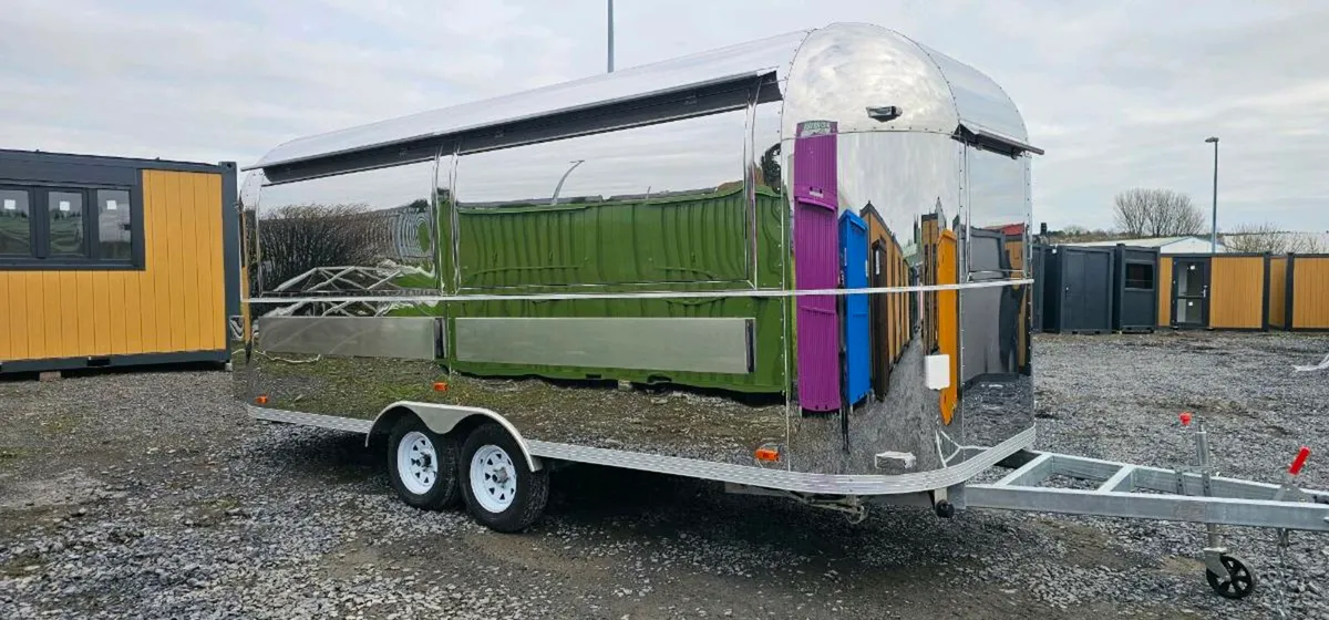 Airstream 20ft mobile catering unit - Image 1