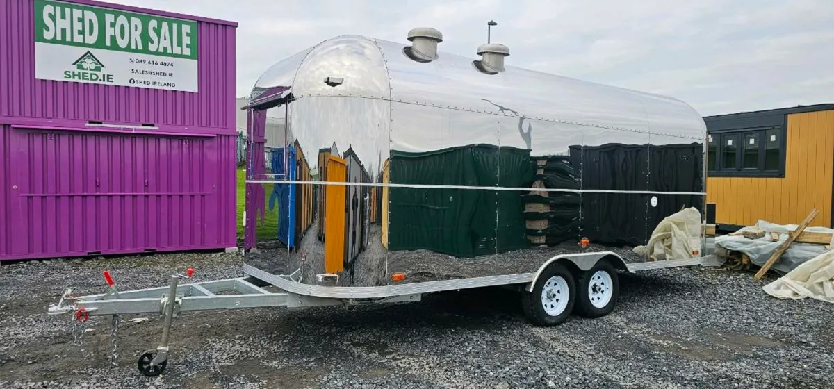 Airstream 20ft mobile catering unit - Image 2