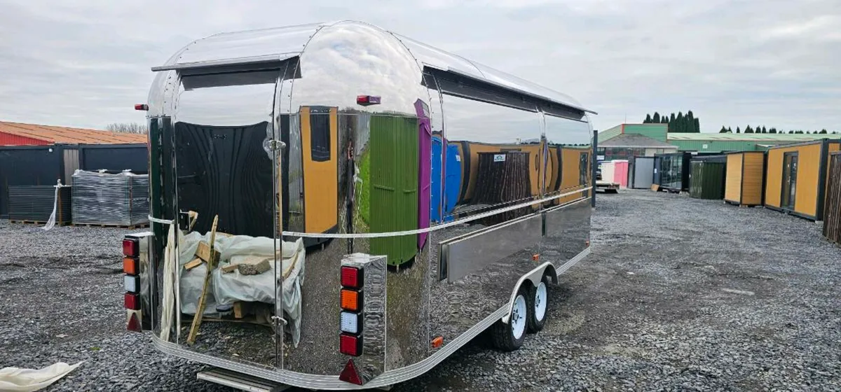 Airstream 20ft mobile catering unit - Image 3