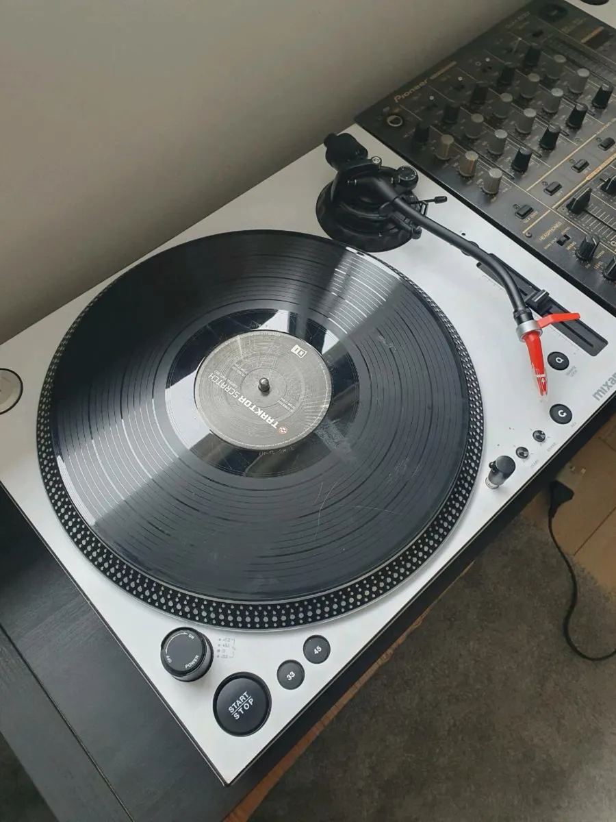 Full DJ Setup - DJM / Turntables - Image 4