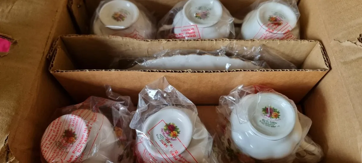 New In Box Royal Albert Old Country Roses Tea Set - Image 4