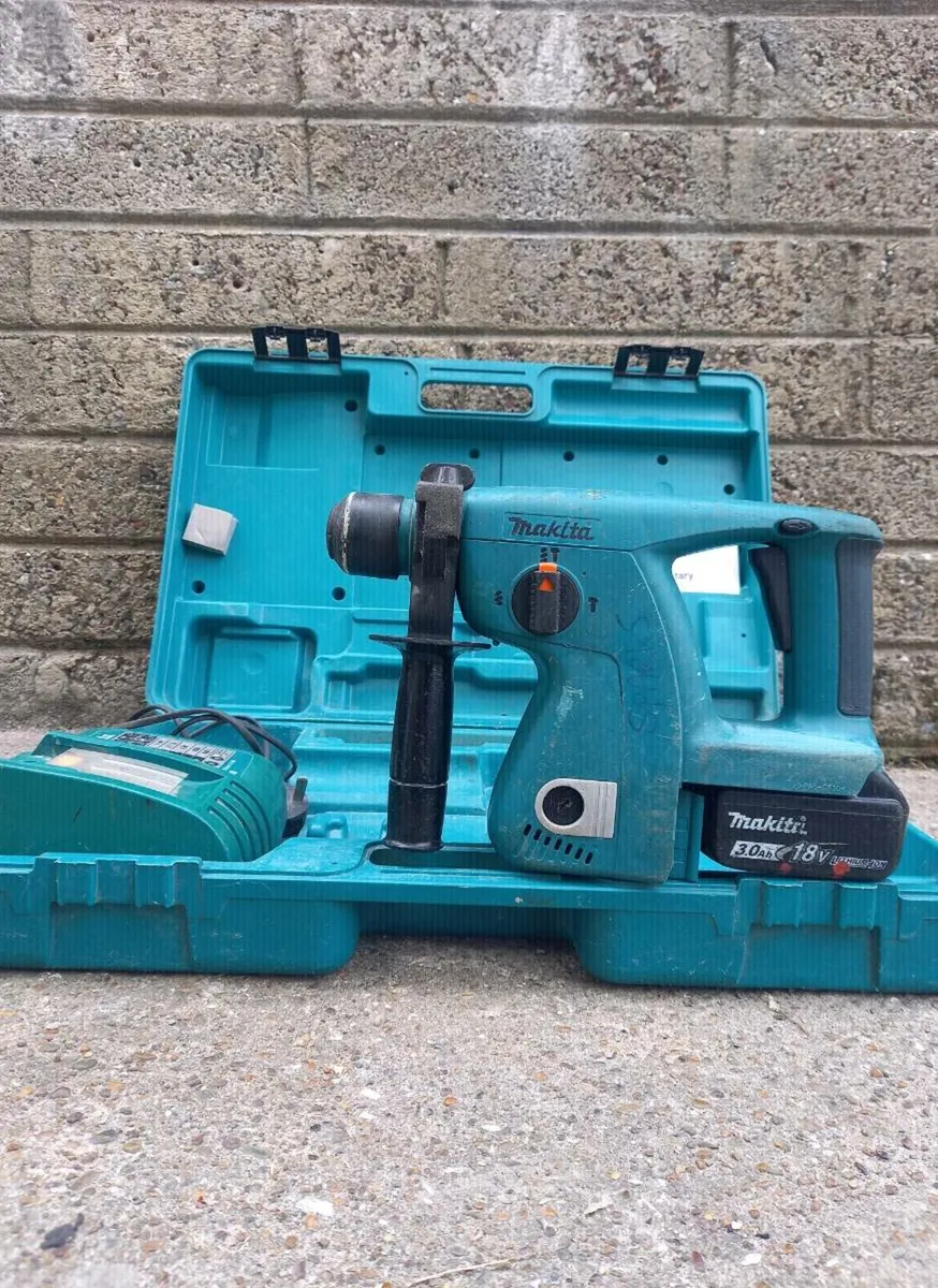 Makita Cordless Hammer Drill - Image 2