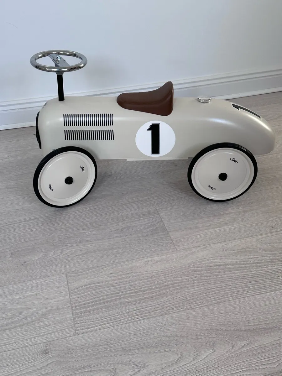 Vilac Ride On Metal Car Toy - Cream - Image 2