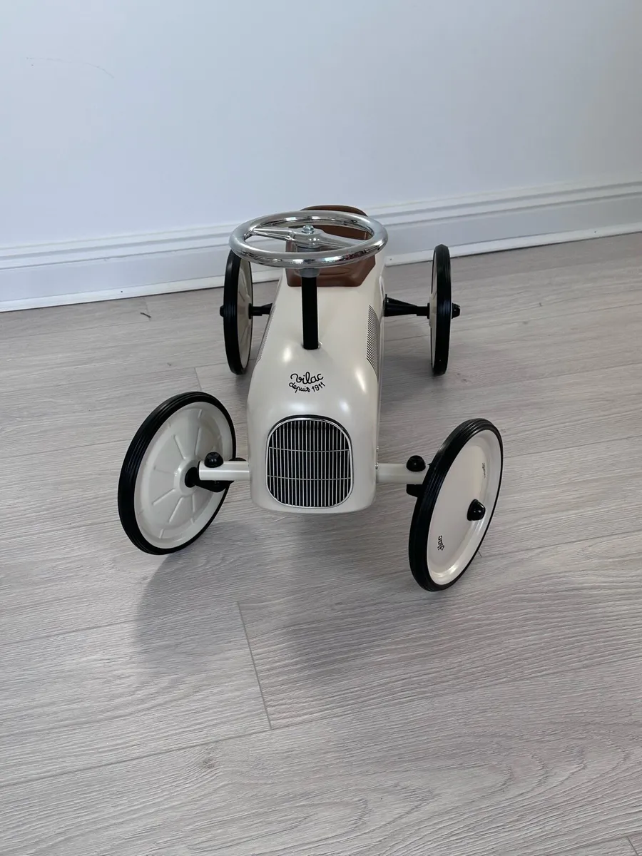 Vilac Ride On Metal Car Toy - Cream - Image 3