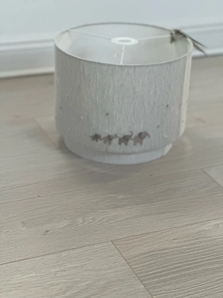 Mama’s & Papas Welcome to the World Elephant Shade - Image 1