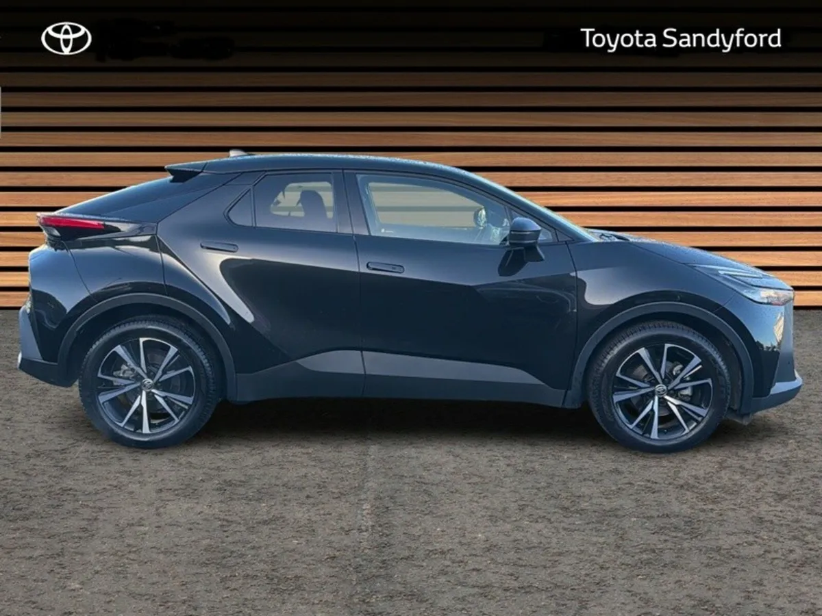 Toyota C-HR HYBRID SPORT // HEATED SEATS // APPLE - Image 3
