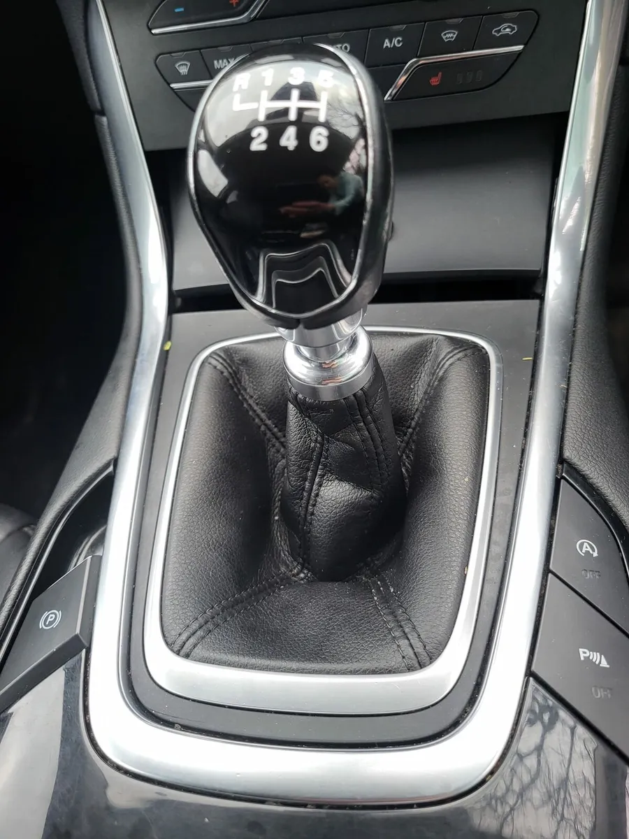 Ford S-Max Titanium 180bhp - Image 2