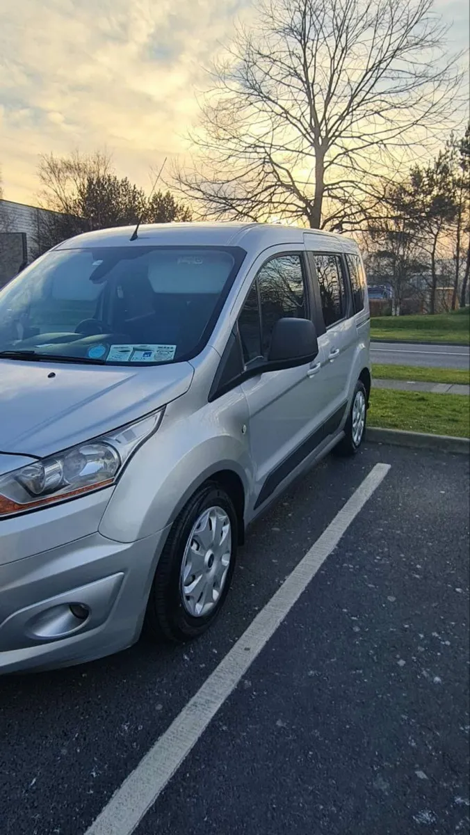 Ford Tourneo Connect Zetec - Image 2