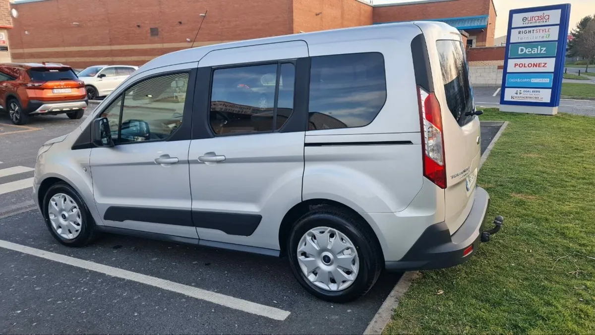 Ford Tourneo Connect Zetec - Image 3