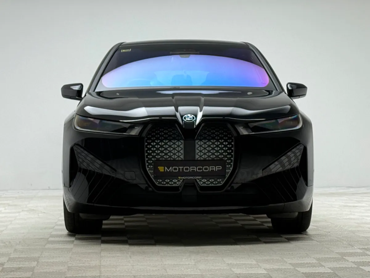BMW iX 40 M SPORT XDRIVE - Image 2