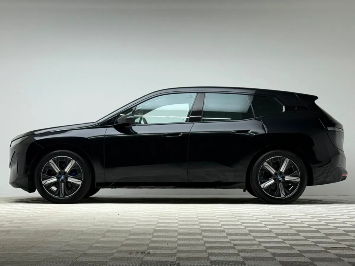 BMW iX 40 M SPORT XDRIVE - Image 4