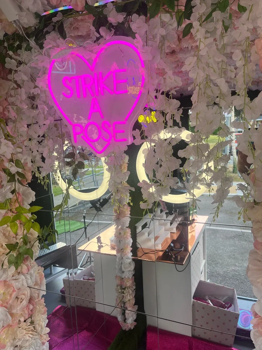 Glamour party van - Image 4