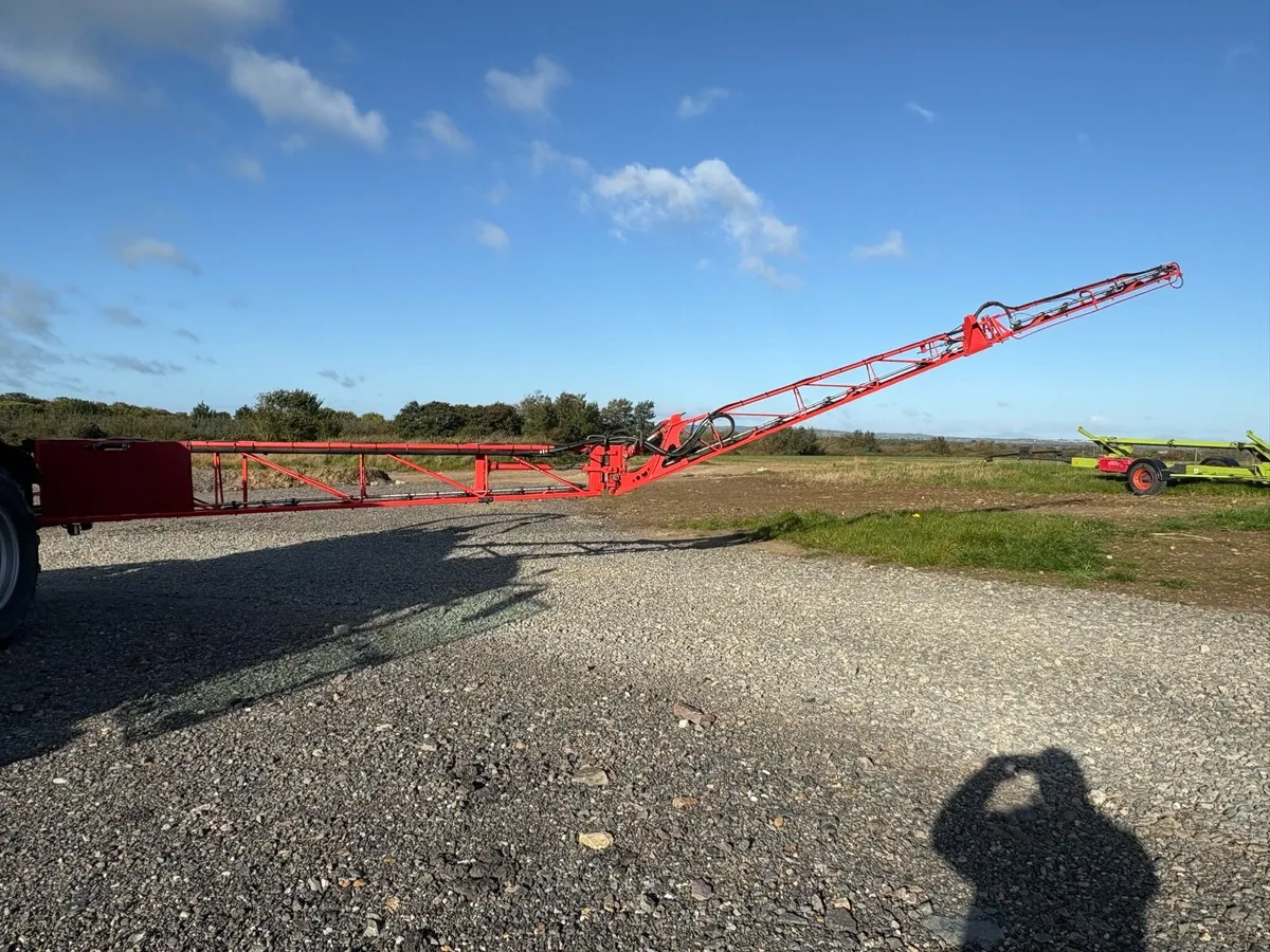Sands self propelled sprayer - Image 4