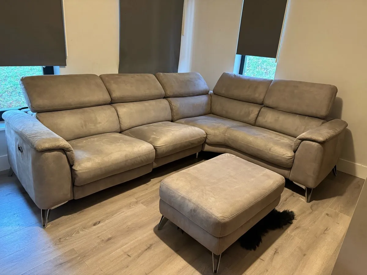 Electric DFS Tahiti recliner corner sofa - Image 3