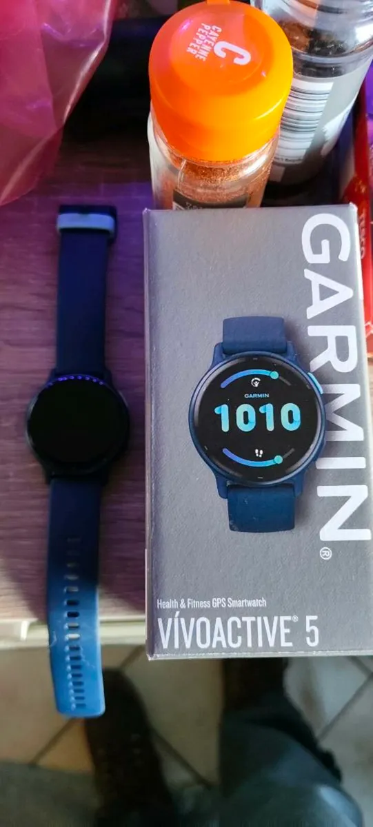 Almost new Garmin vivoactive 5 - Image 1