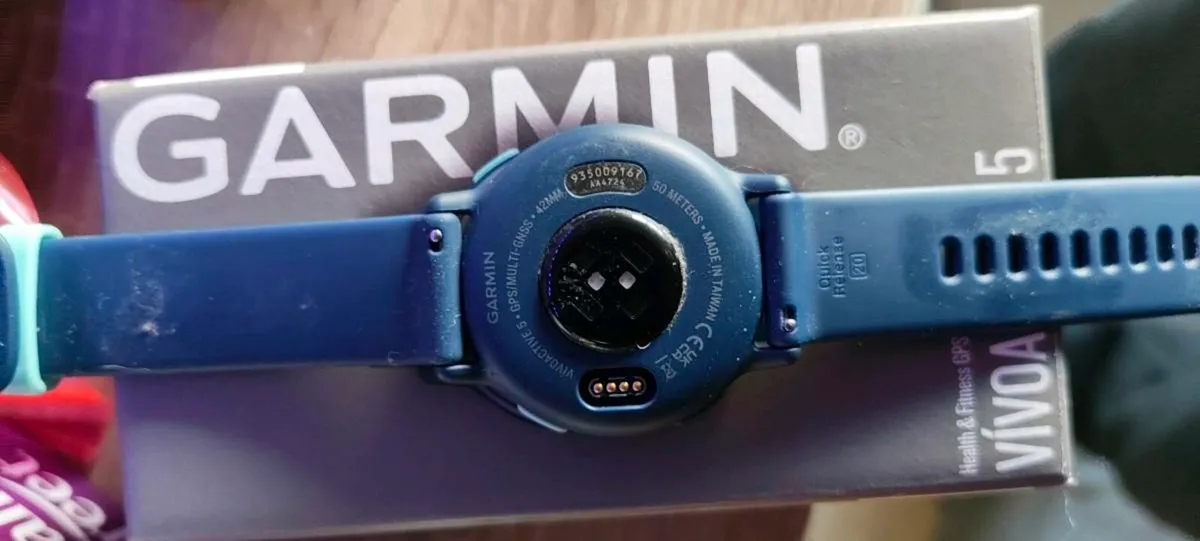 Almost new Garmin vivoactive 5 - Image 3