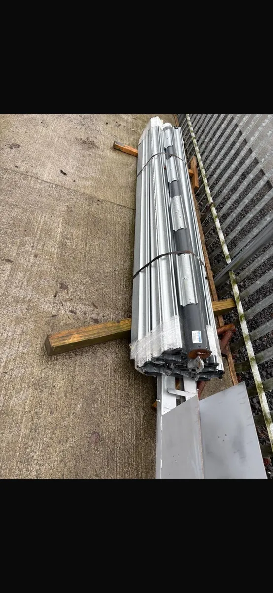 Roller door - Image 3