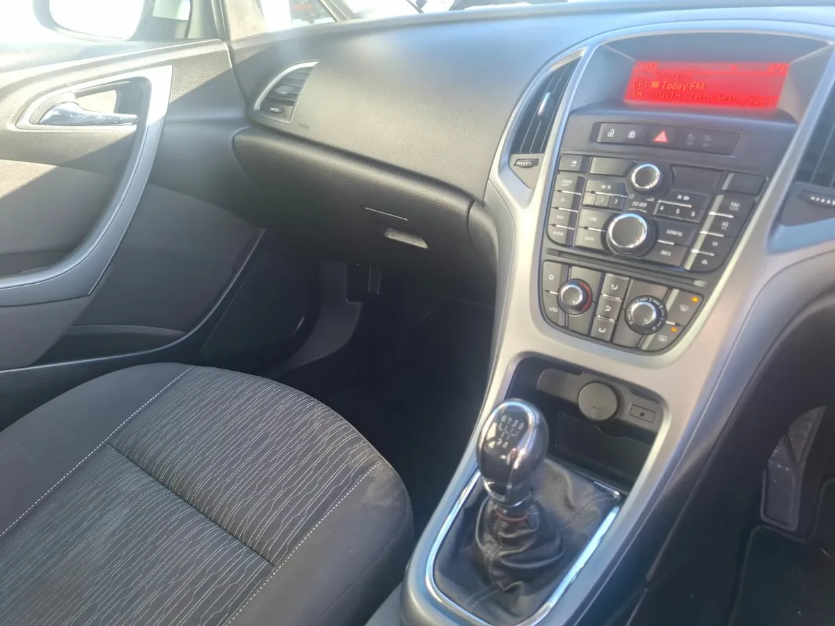 Opel Astra 2014 - Image 3