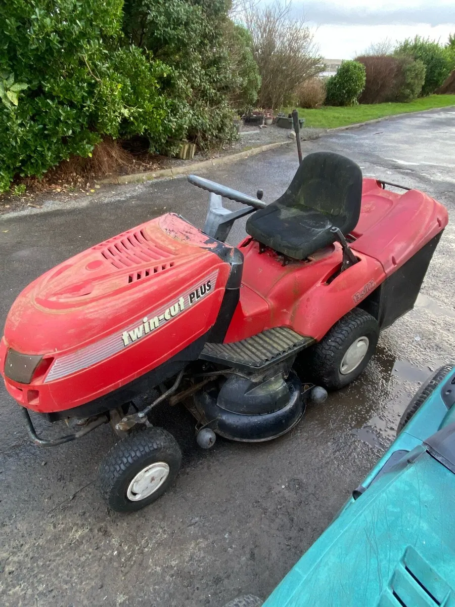 Two Ride on lawnmower - Image 4