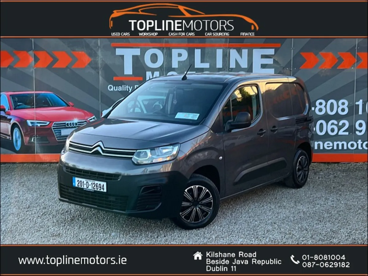 ==STUNNING VAN//BEAUTIFUL COLOUR//NEW DOE//3 SEATE - Image 1