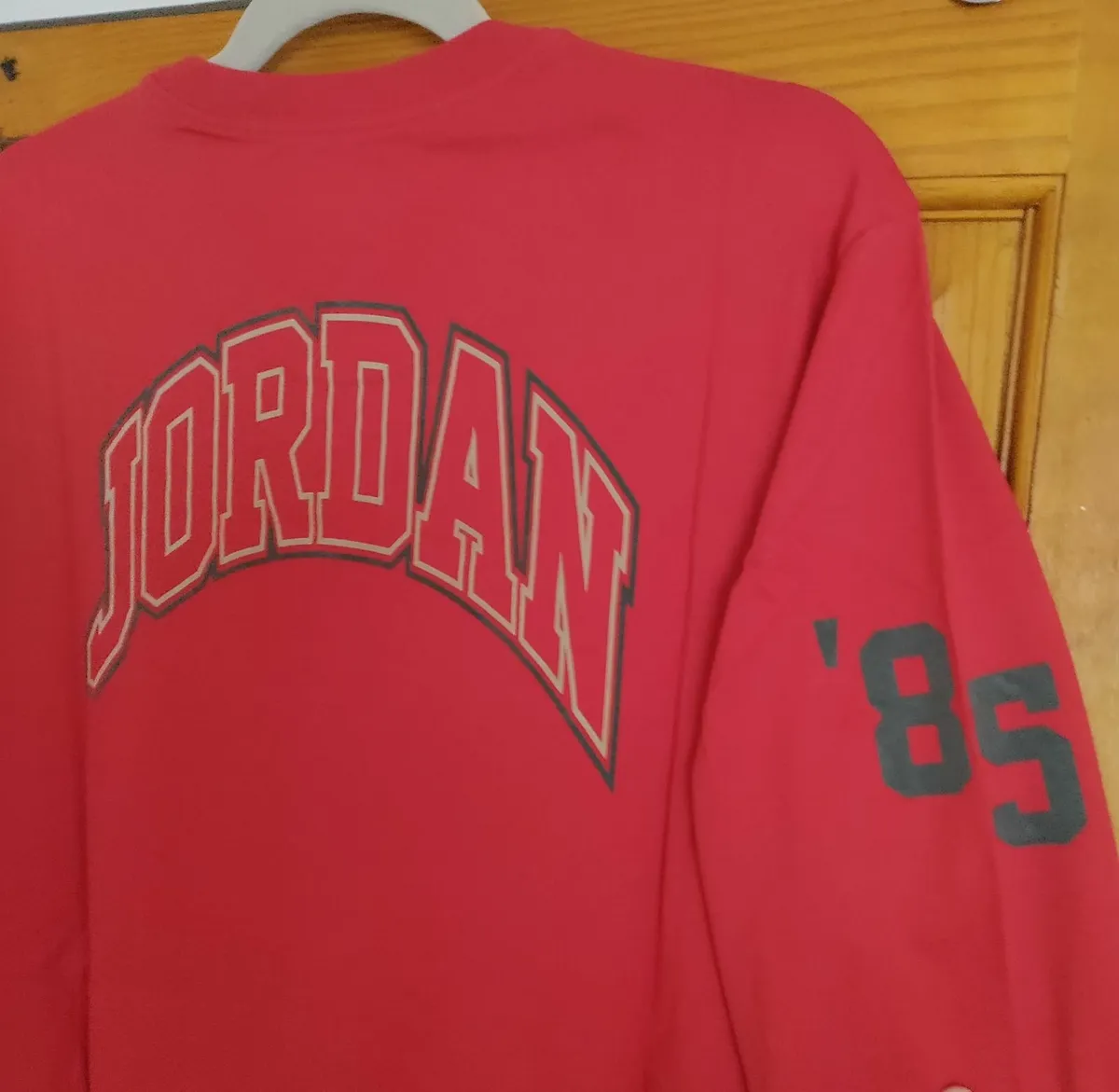 Jordan L/S T-Shirt L New - Image 1