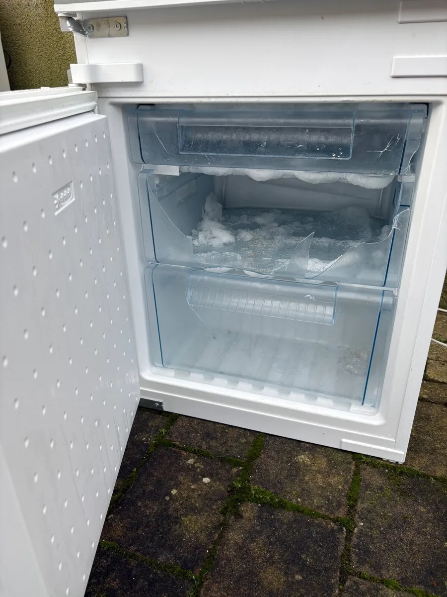 Fridge freezer - Image 2