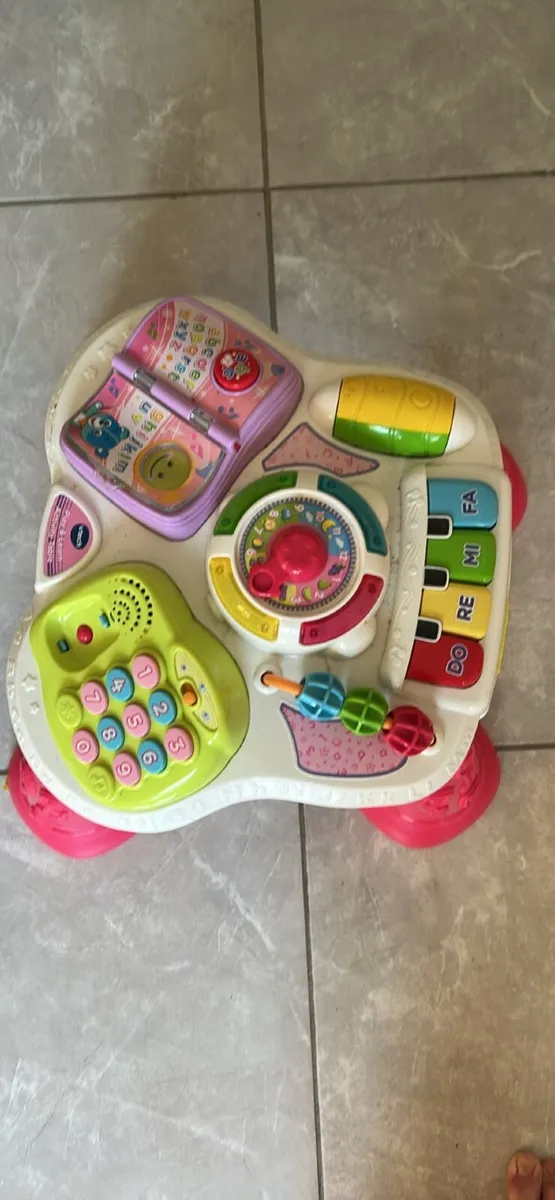 Vtech baby walker and table - Image 1