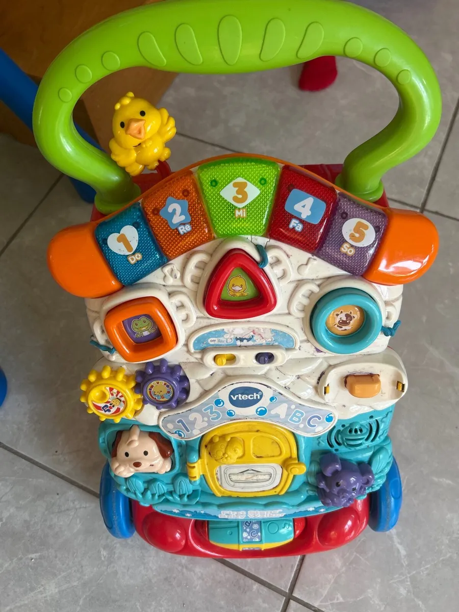 Vtech baby walker and table - Image 2