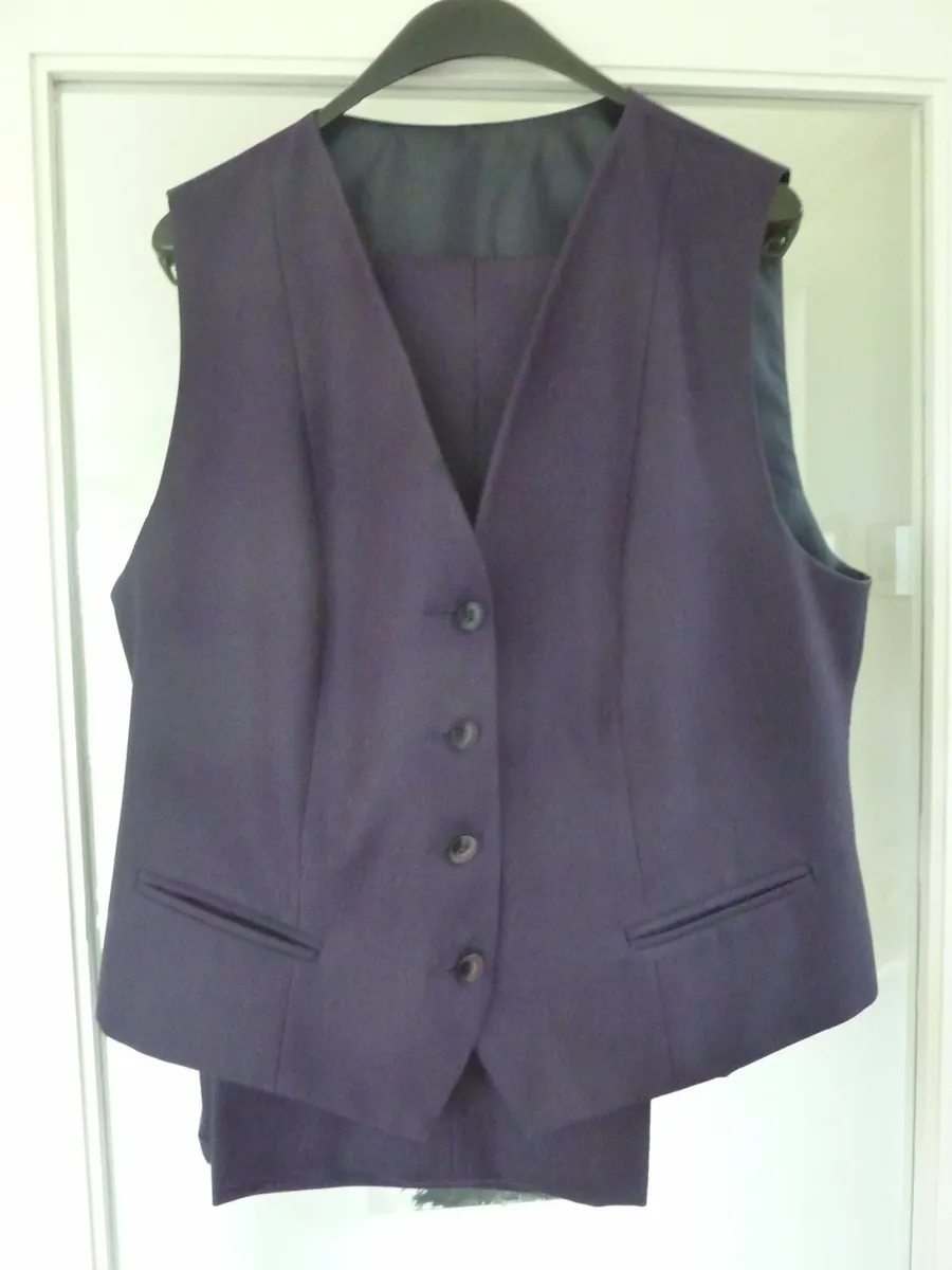 Women's 2 piece suit - Image 1