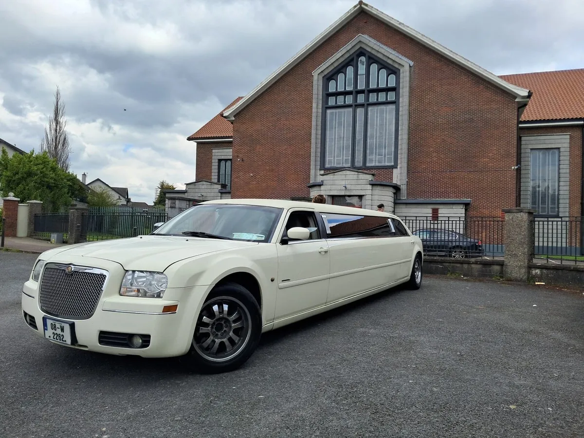 Chrysler limousine - Image 2