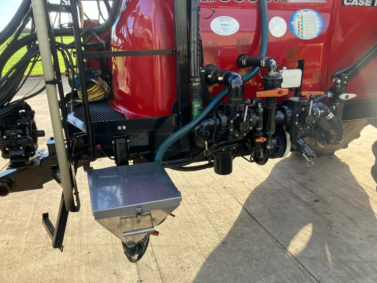 Case Trailed Sprayer - Image 3