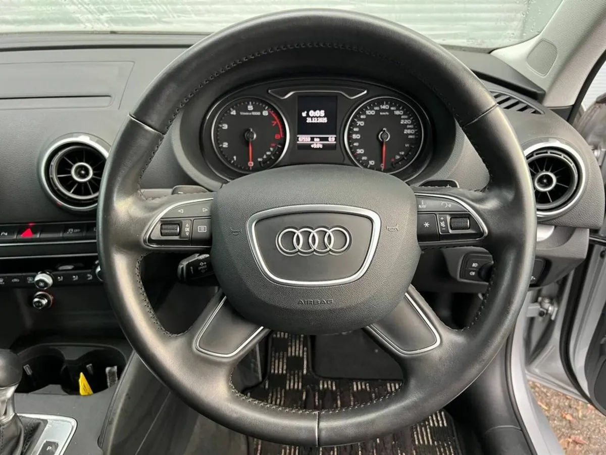 Audi A3 S-LINE PACK 1.4 TFSI ** HIGH SPEC ** // LE - Image 4