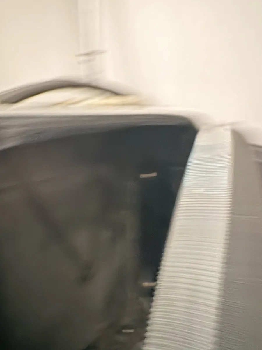 Small luggage - Image 3