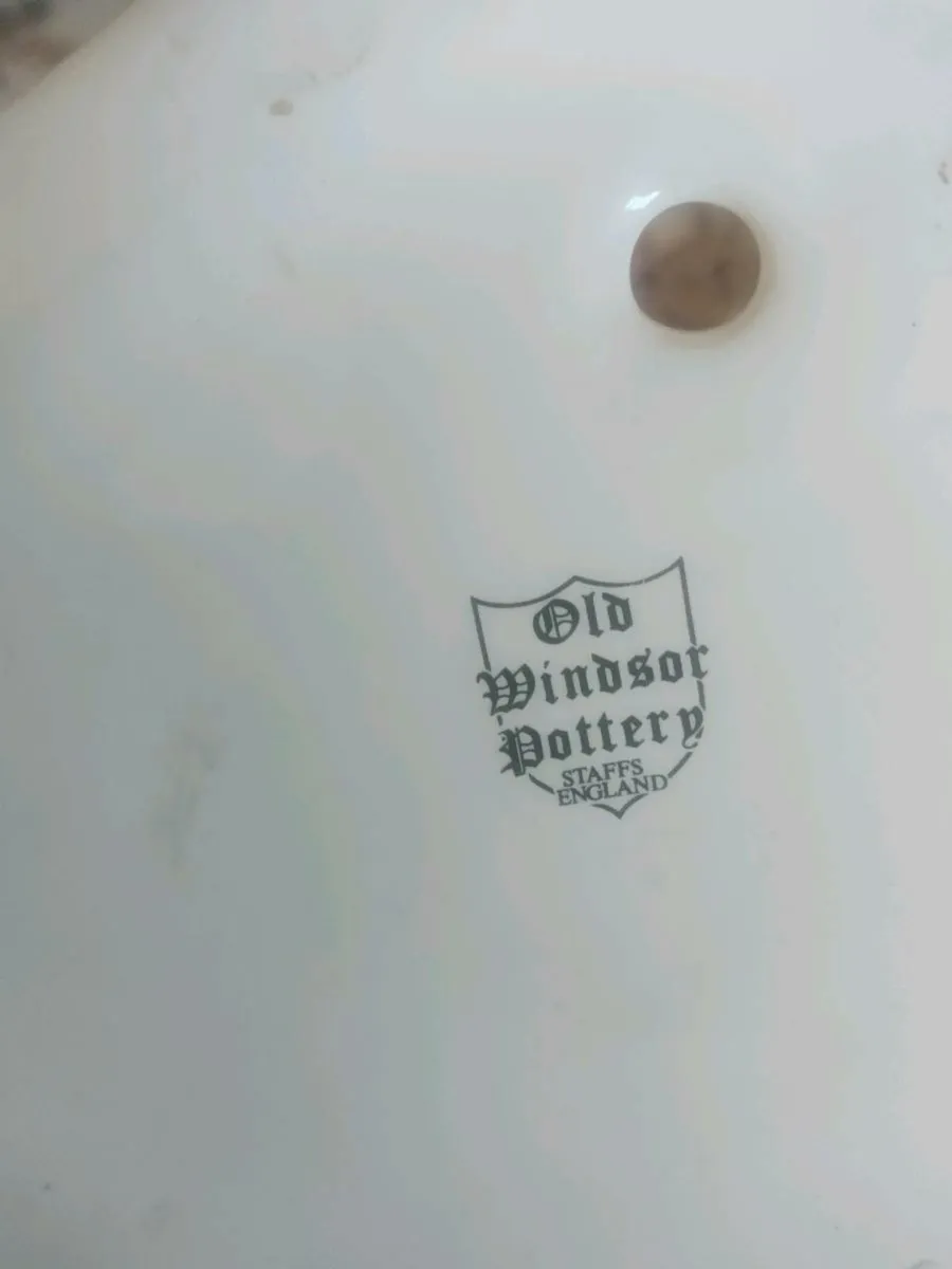 Old Windsor pottery plant holder - Image 2