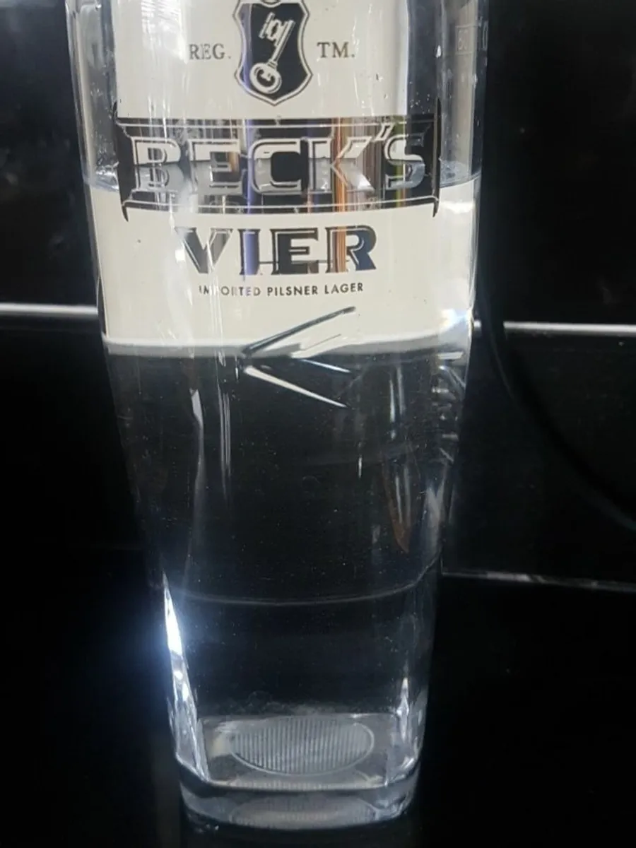 Pint glasses never used 5 euro each - Image 1