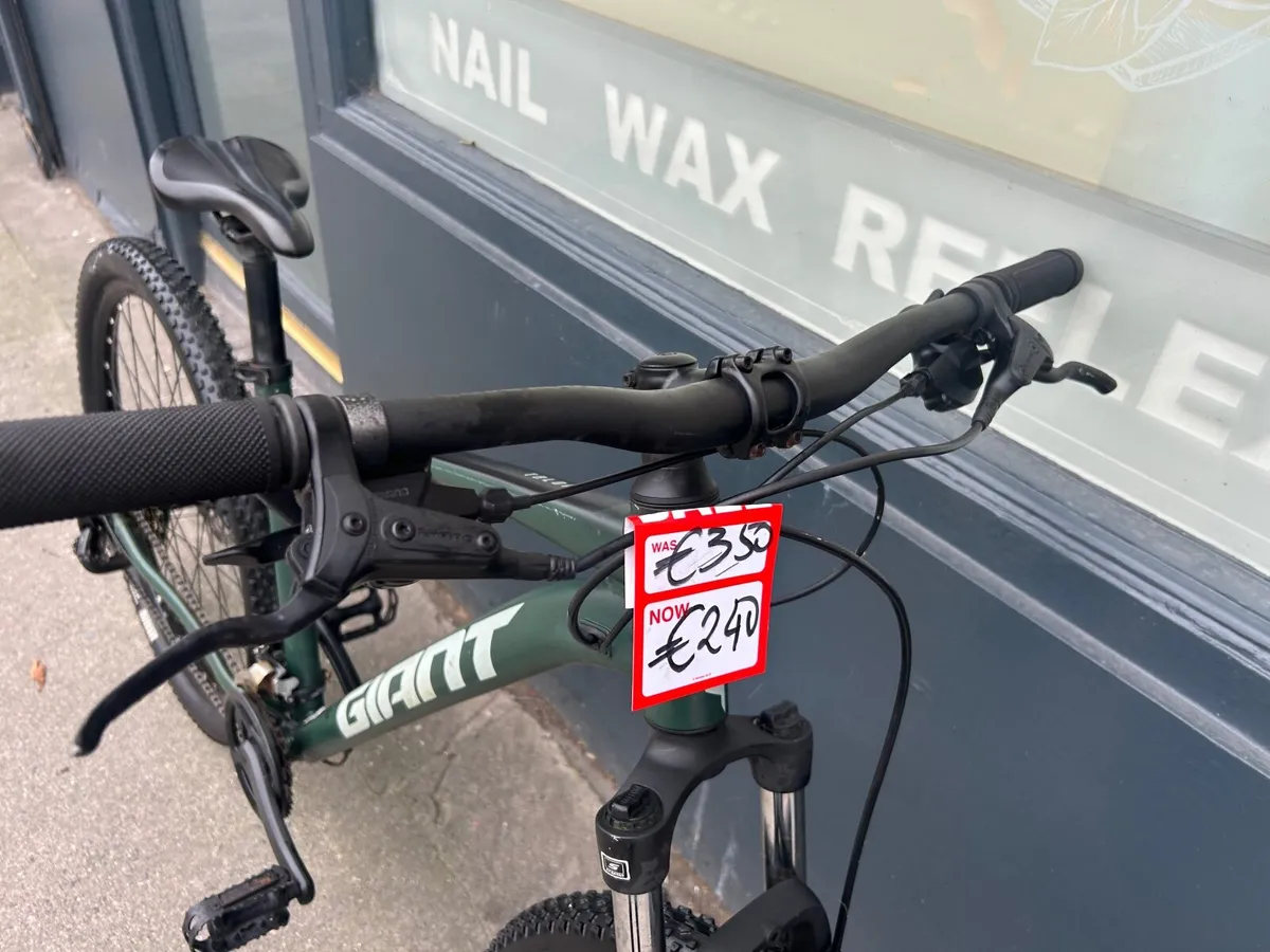 Giant Talon bike ❗️Open 7 days of the week ❗️ - Image 2