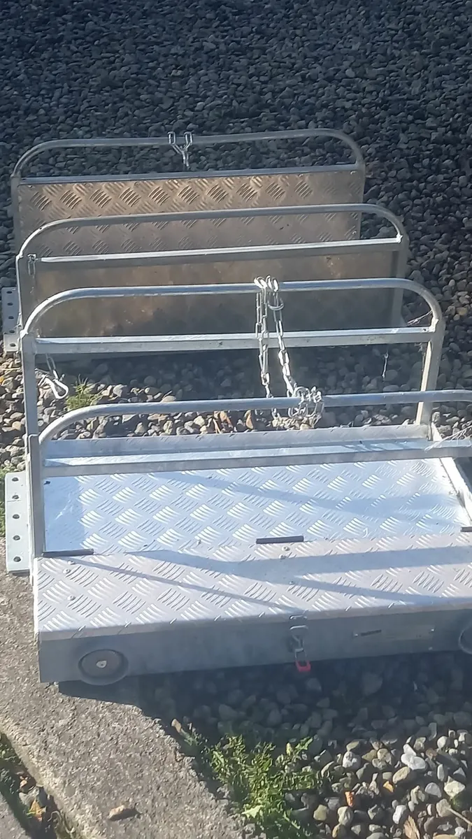 Quad Crate Post Holder Package - Image 3