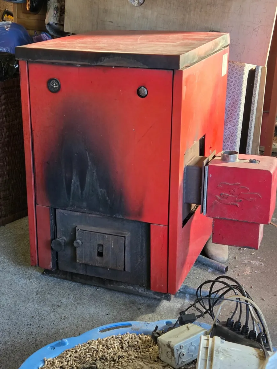 Wood pellet boiler and burner - Image 1