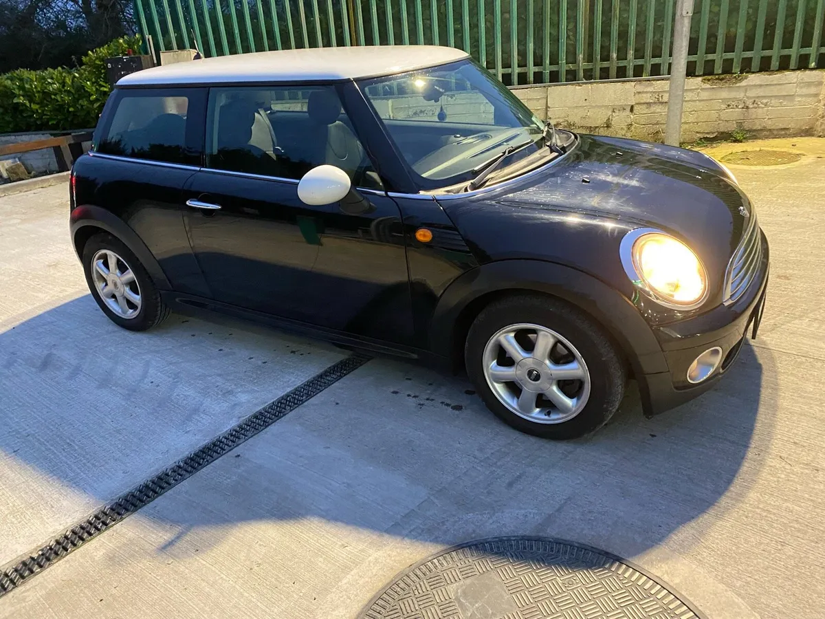 2010 Mini Cooper - Image 1