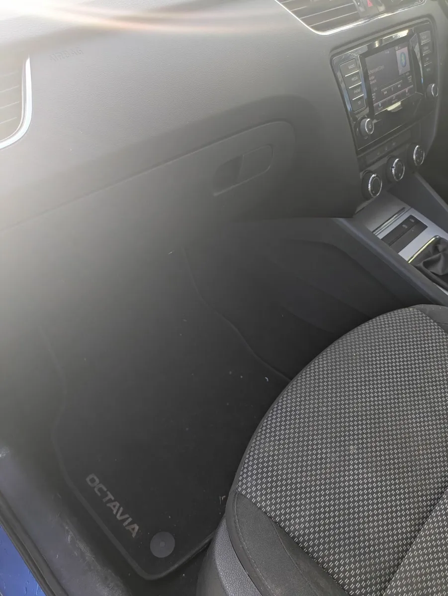 Skoda Octavia 2015 - Image 3