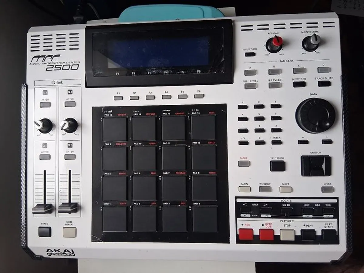 Mpc 2500