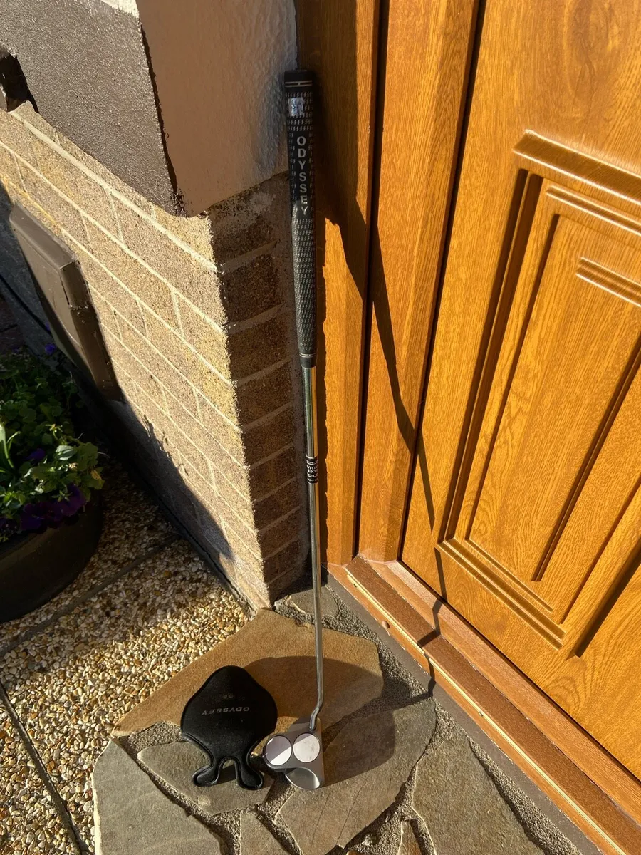 Odyssey.  White Hot. 2. Ball. Putter - Image 2