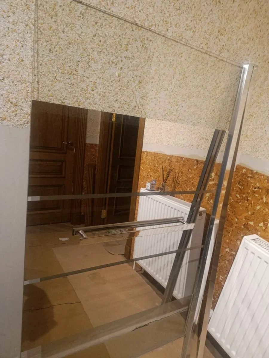 Bath Screens - Image 1